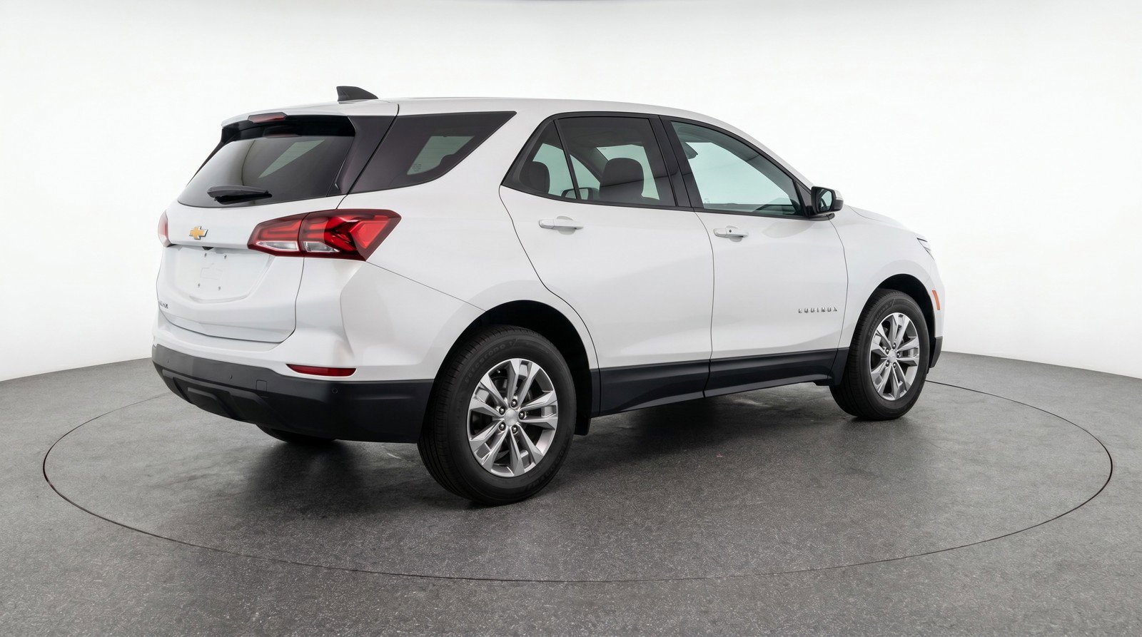 Used 2025 Chevrolet Equinox LT FWD image 9