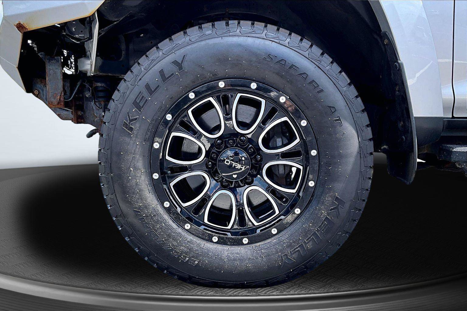 Used 2018 Toyota 4Runner SR5 AWD/4WD image 10