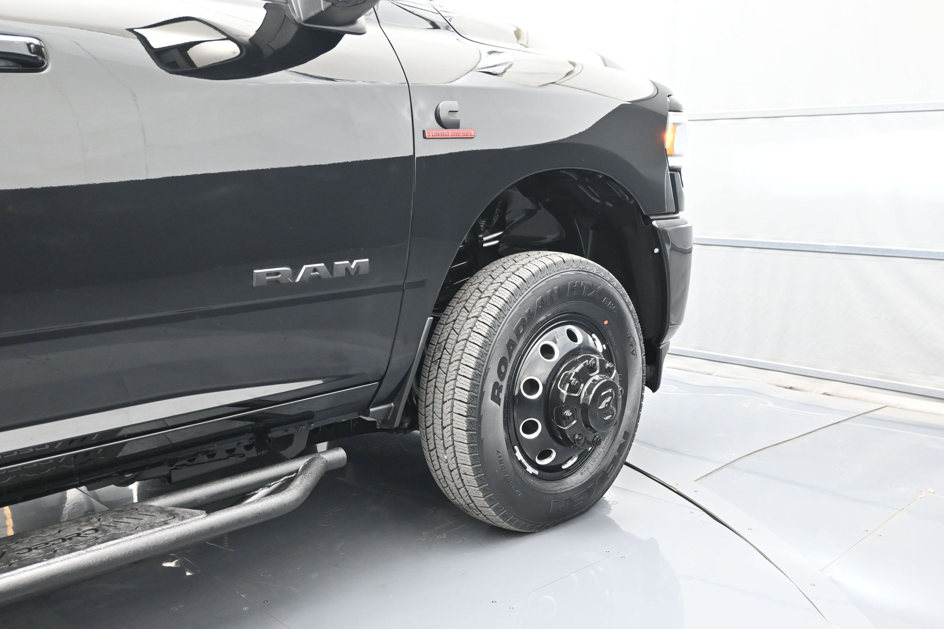 Used 2024 RAM 3500 Laramie w/ Night Edition AWD/4WD image 46