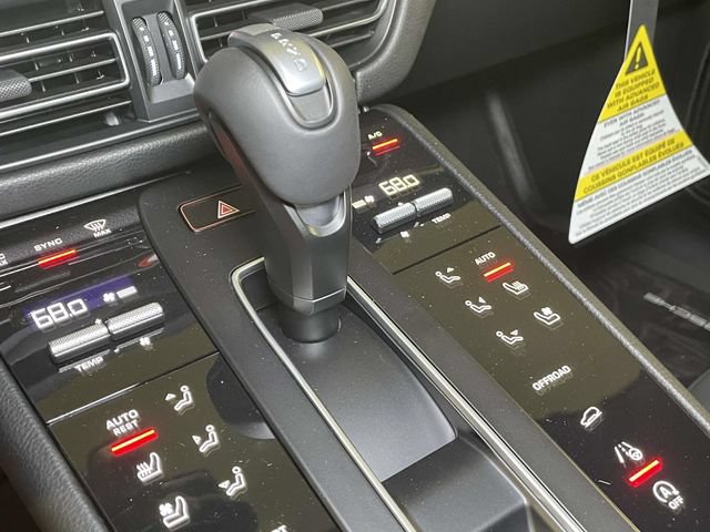 New 2026 Porsche Macan AWD/4WD image 39