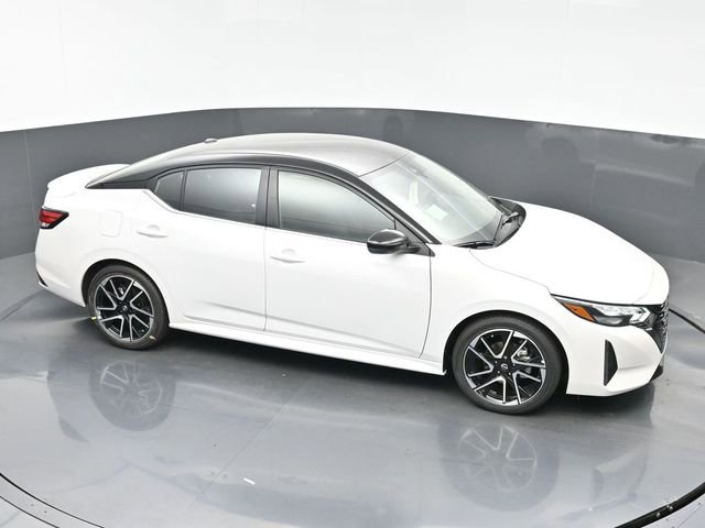 Certified 2025 Nissan Sentra SR w/ Trunk Package image 34