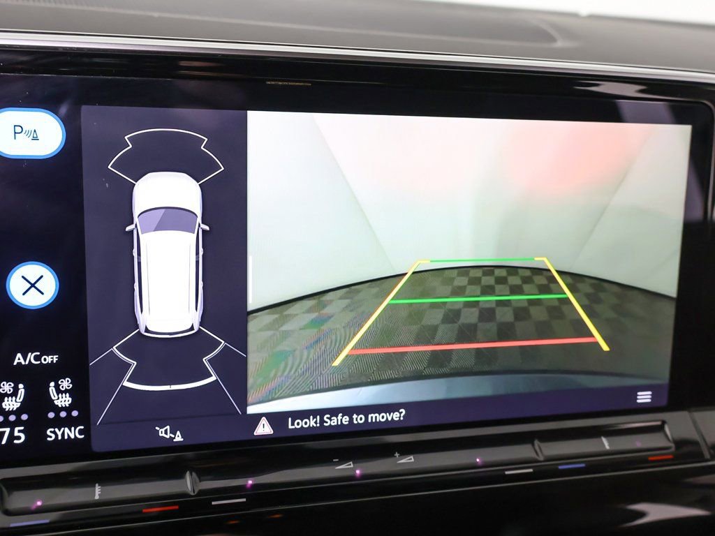 Used 2025 Volkswagen Atlas SE image 46