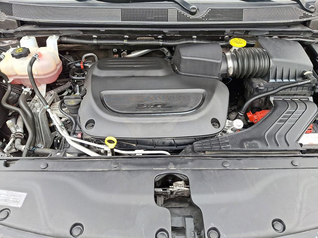 Used 2023 Chrysler Pacifica Touring-L image 28