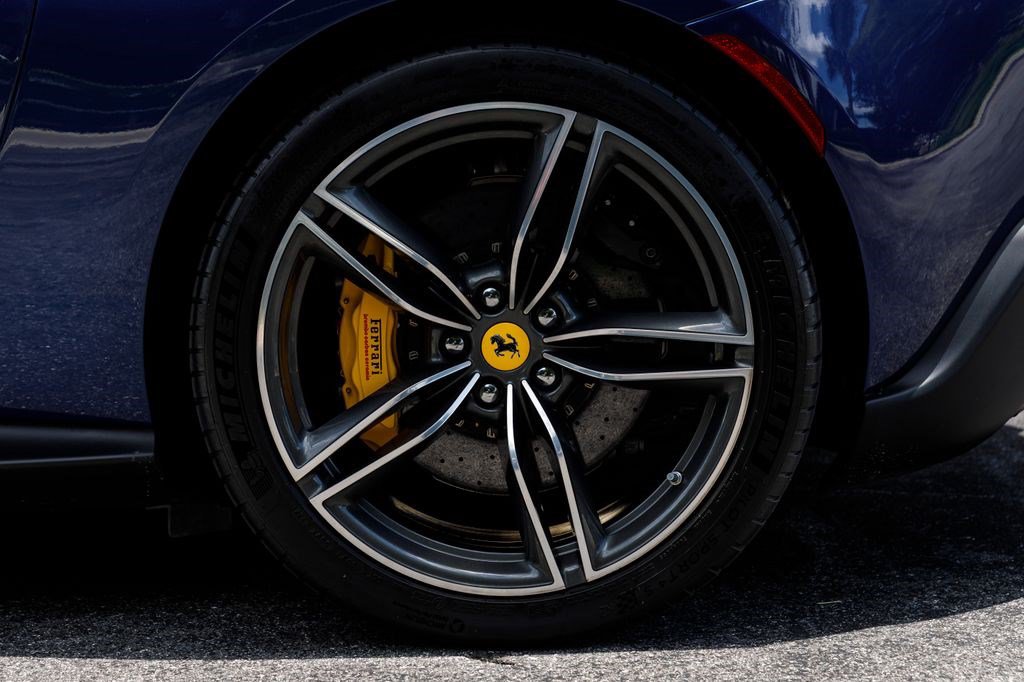 Used 2024 Ferrari Roma RWD image 40