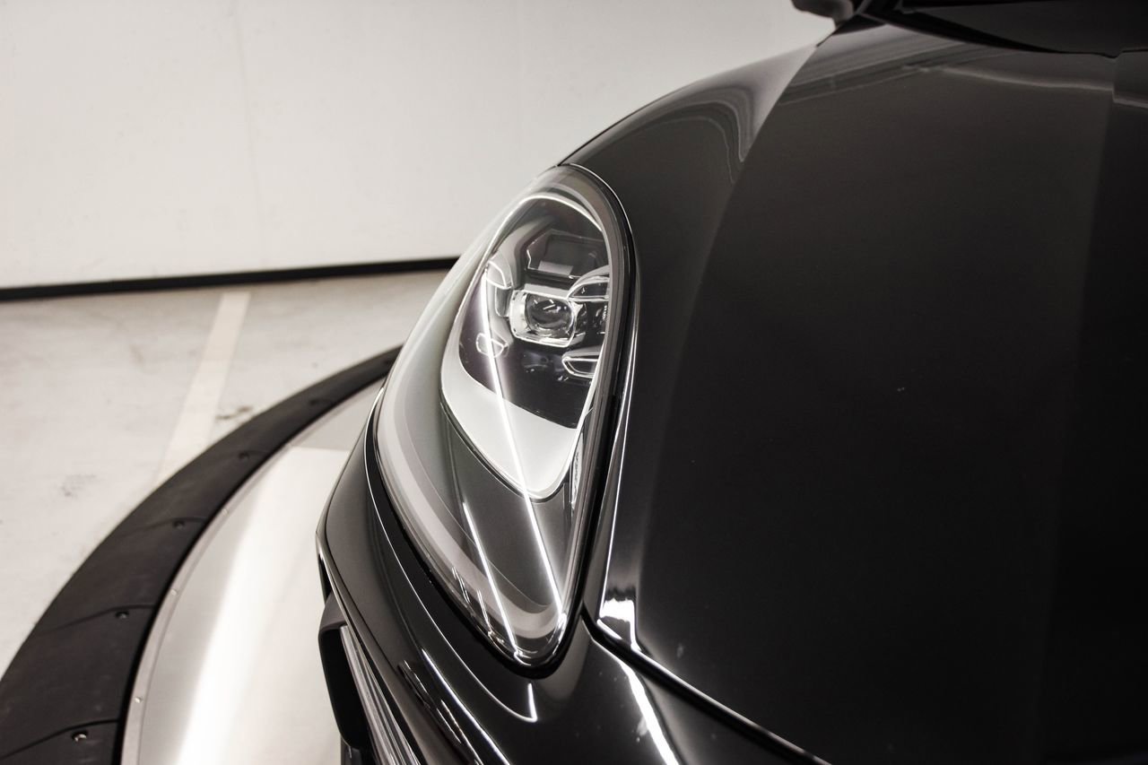 Certified 2023 Porsche Cayenne Platinum Edition image 13