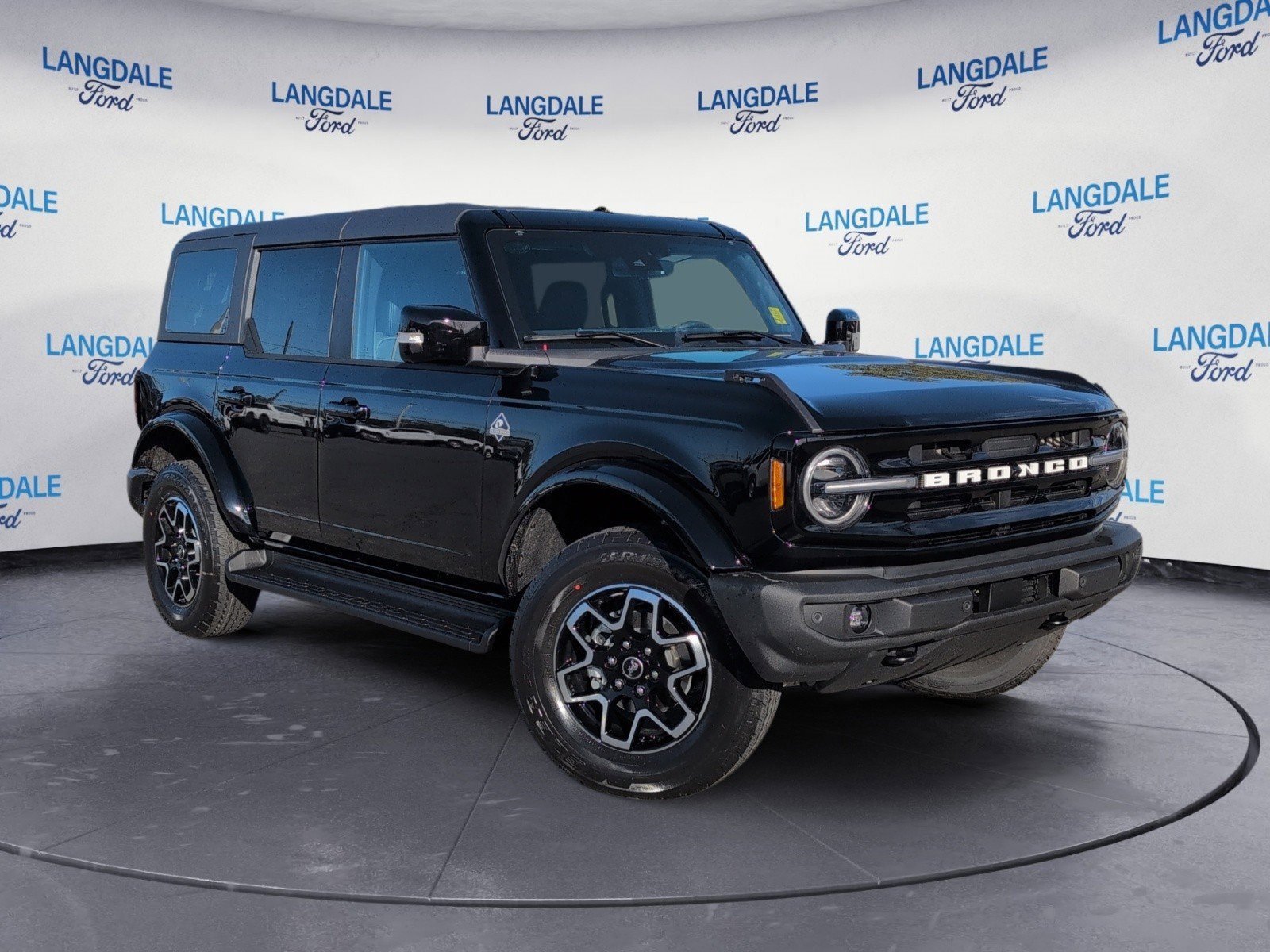 New 2025 Ford Bronco Outer Banks video 2