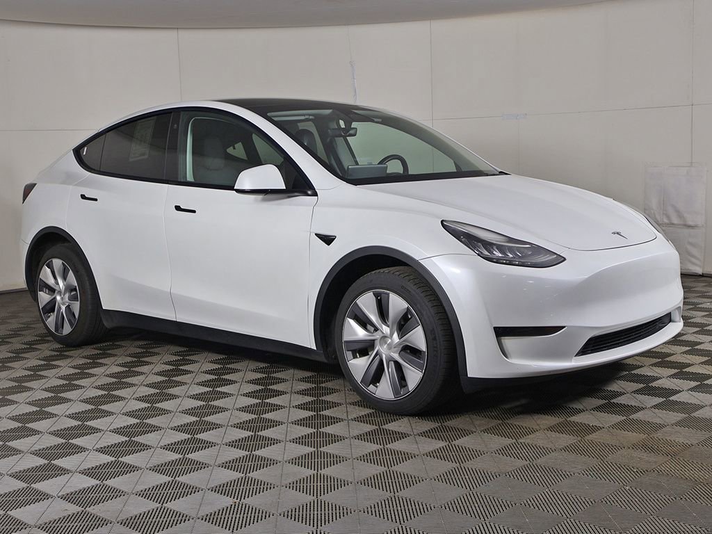 Used 2023 Tesla Model Y Long Range image 2
