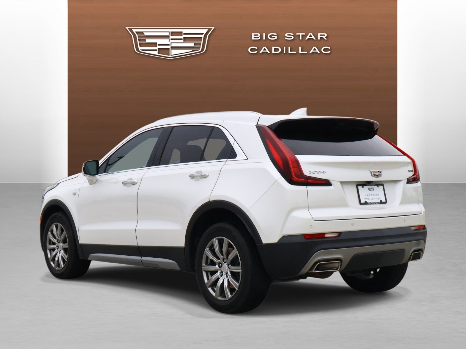 Certified 2022 Cadillac XT4 Premium Luxury w/ Enhanced Visibility Package FWD image 3