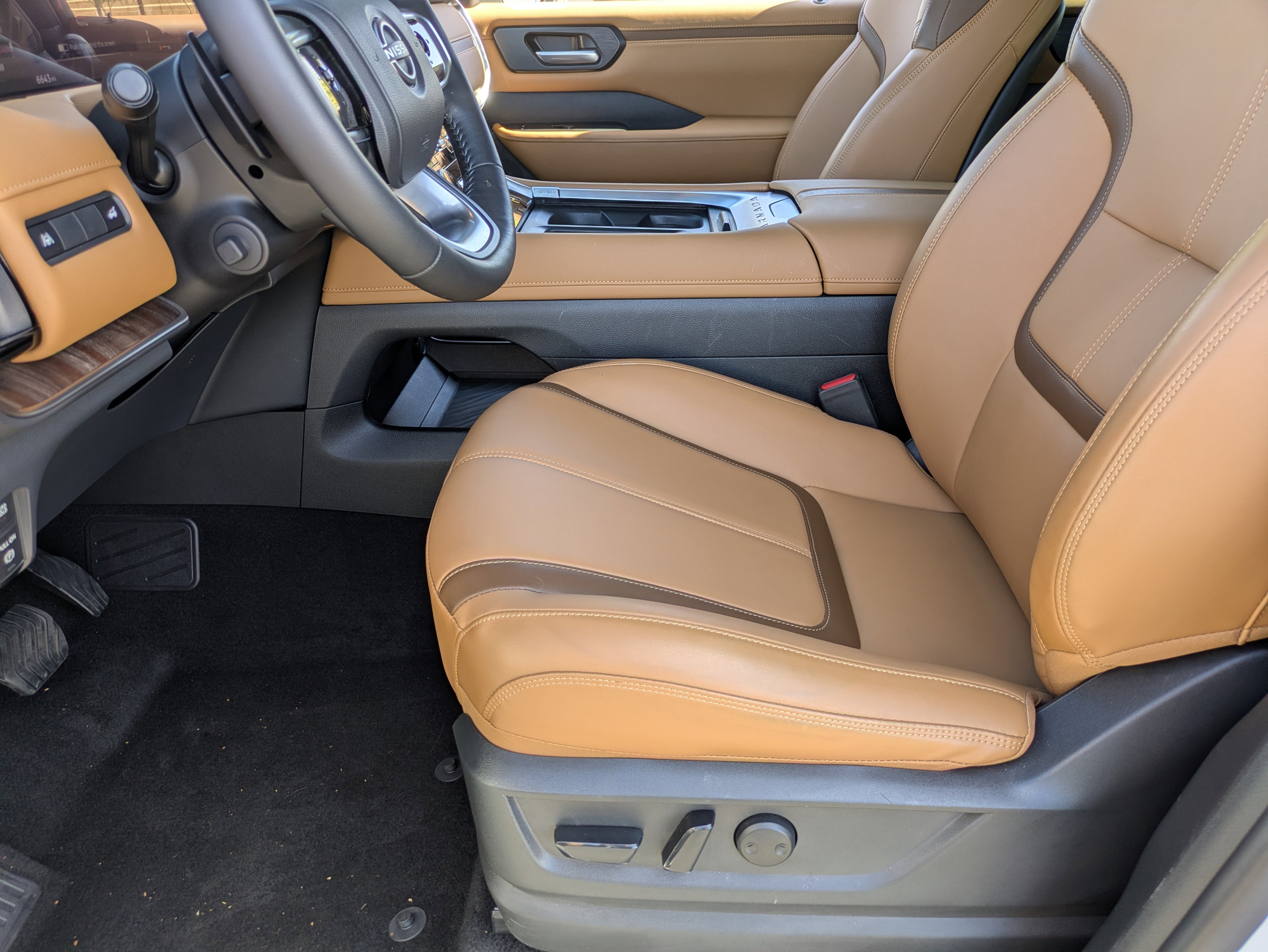 Used 2025 Nissan Armada SL w/ Captain's Chari Seat Package image 20