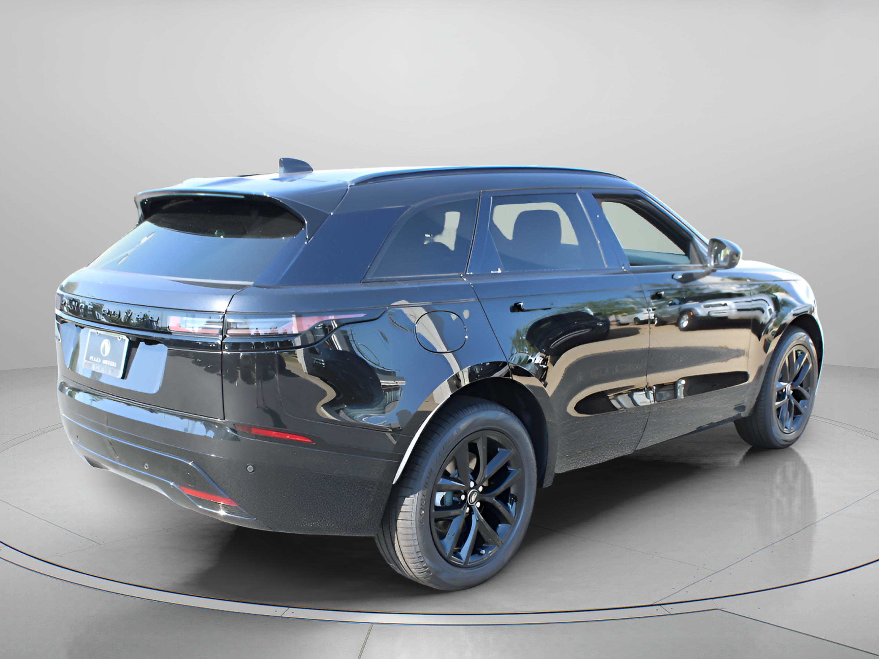 Used 2025 Land Rover Range Rover Velar Dynamic SE image 5