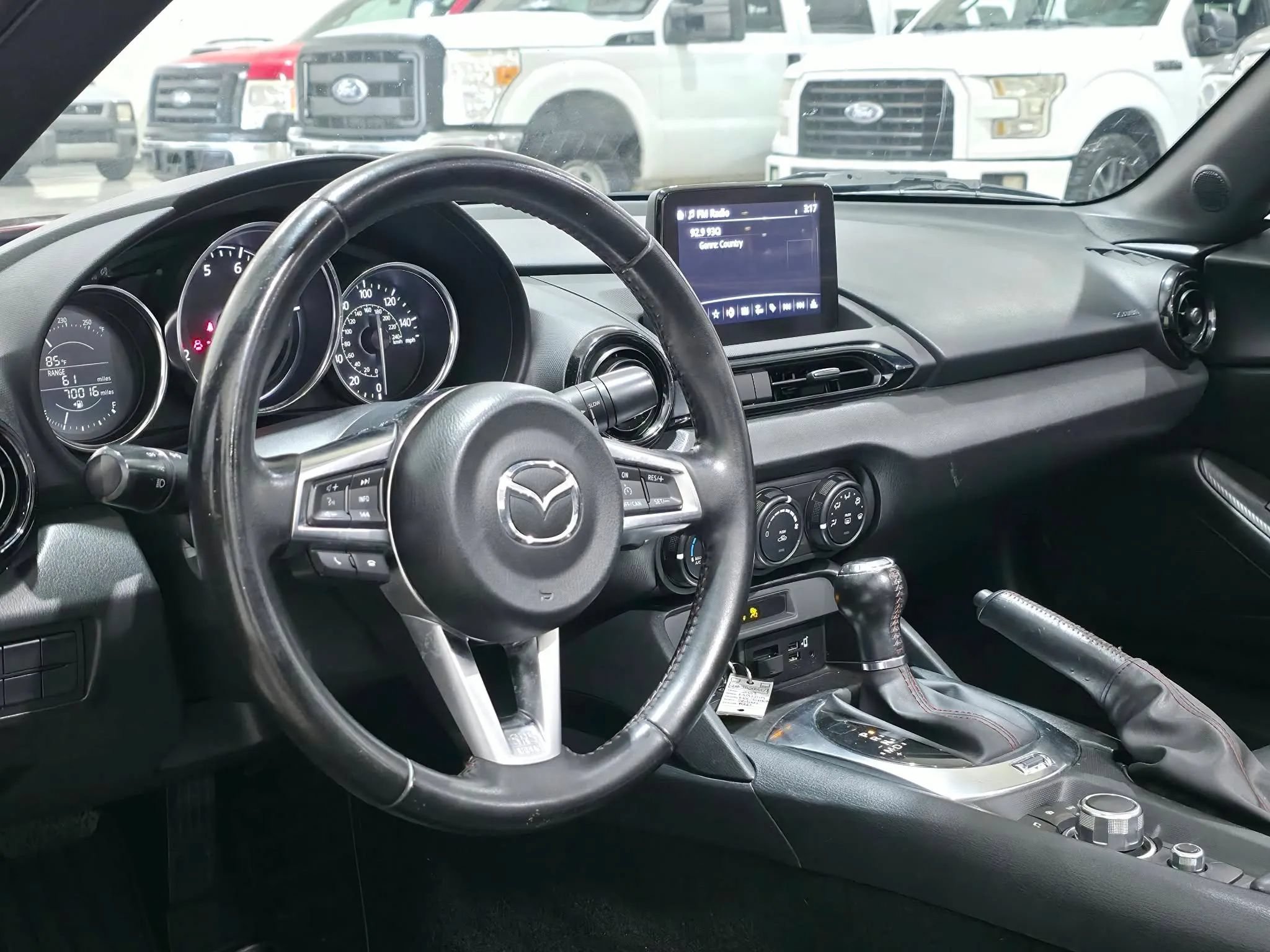 Used 2018 MAZDA MX-5 Miata Sport RWD image 9