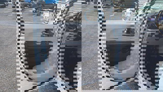 Used 2021 Chrysler Pacifica Touring-L image 8