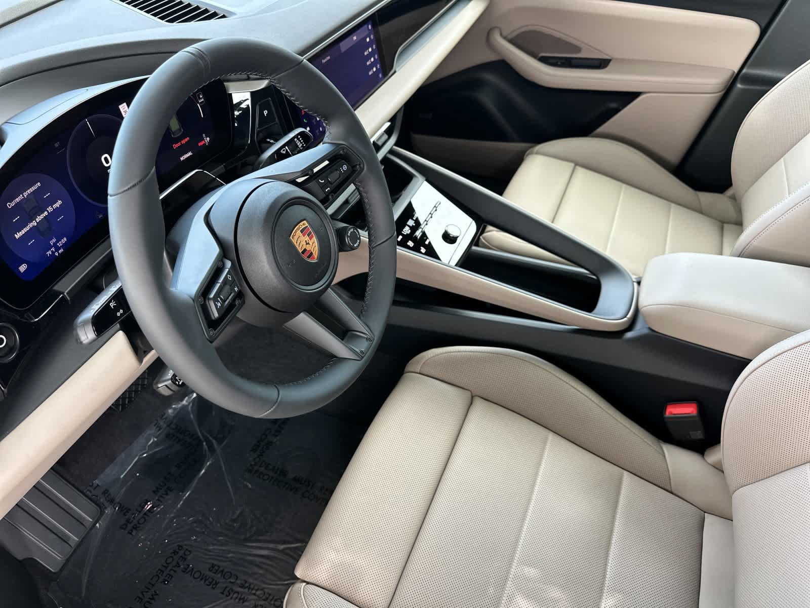 New 2026 Porsche Macan Electric RWD image 4