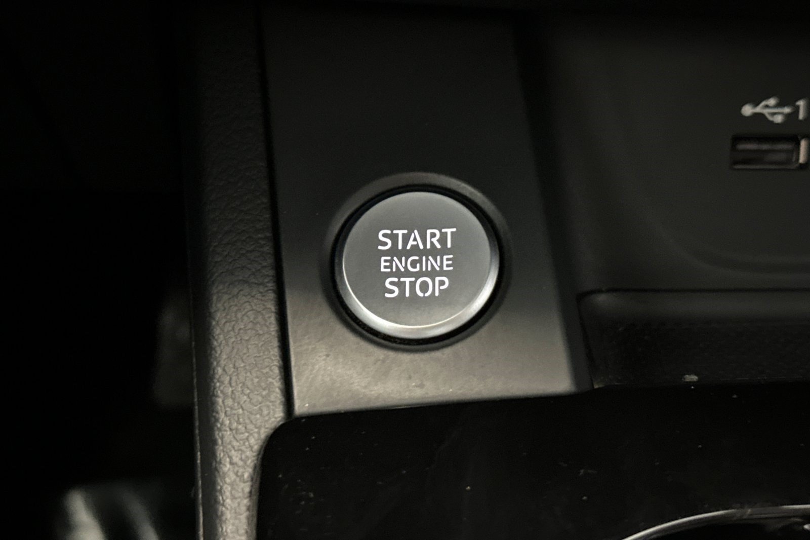 Used 2020 Audi A4 2.0T Premium w/ Convenience Package FWD image 32
