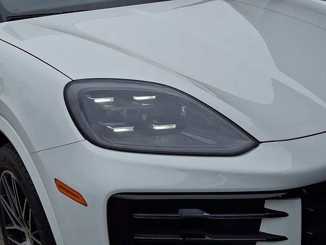 Certified 2026 Porsche Cayenne AWD/4WD image 11