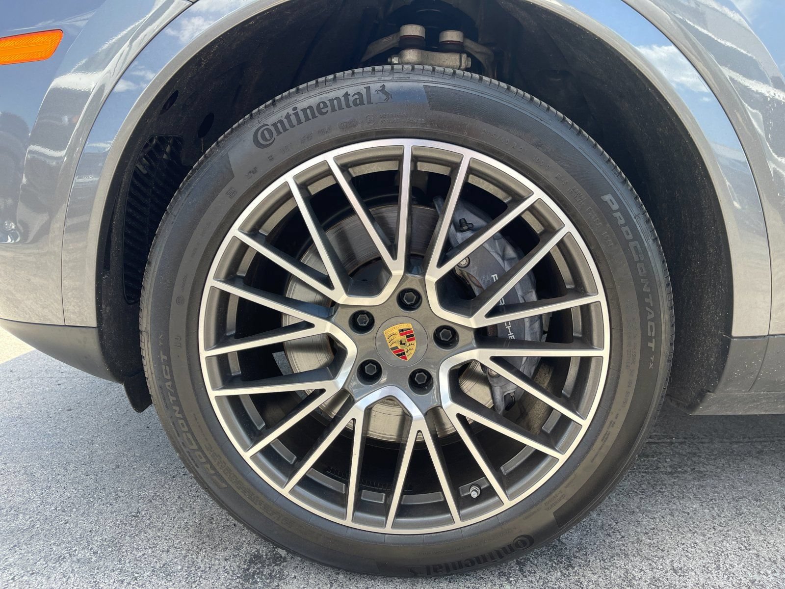 Used 2023 Porsche Cayenne AWD/4WD image 33