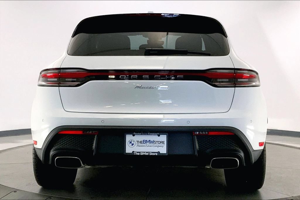 Used 2023 Porsche Macan AWD/4WD image 3