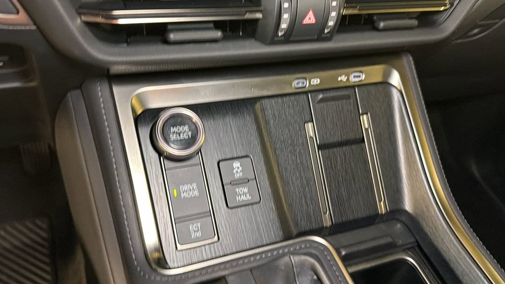 Certified 2024 Lexus GX 550 w/ Accessory Package (Z1) image 28