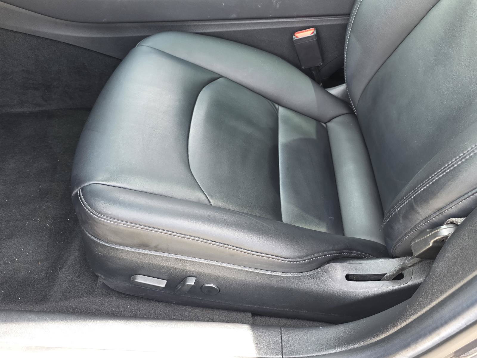 Used 2018 Tesla Model 3 Long Range RWD image 13