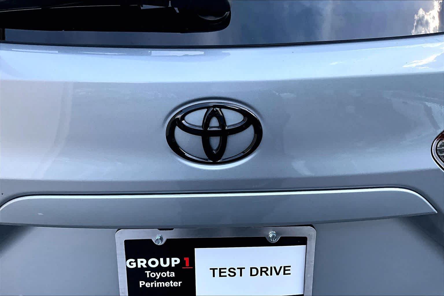Used 2024 Toyota Corolla Cross AWD Hybrid w/ Moonroof Package image 31