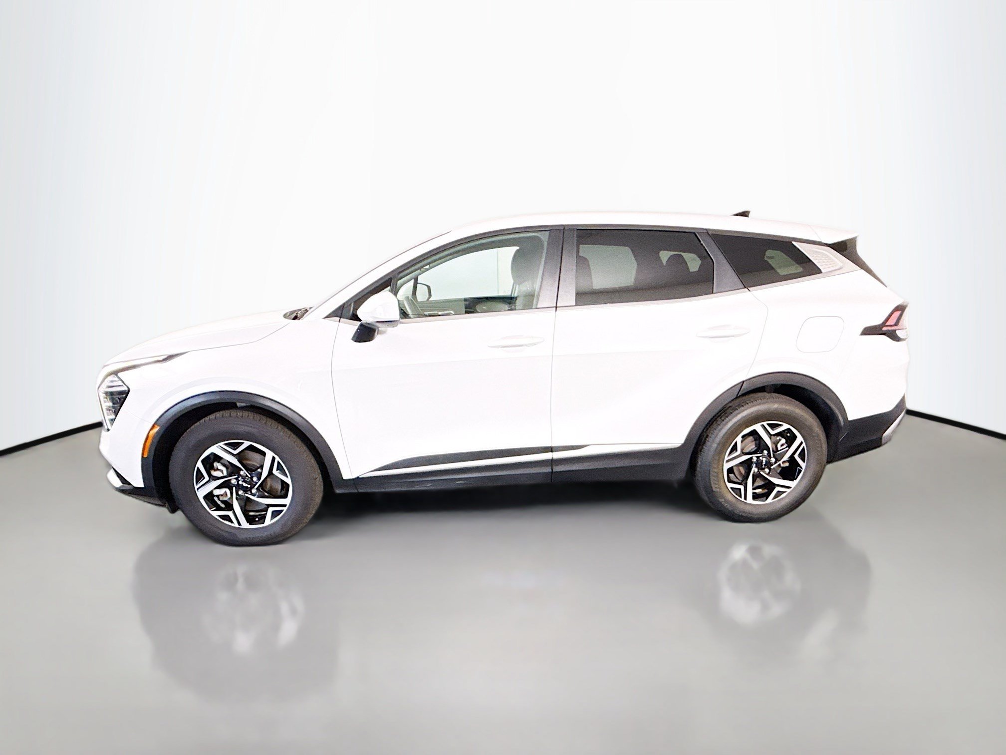 Used 2024 Kia Sportage LX FWD image 6