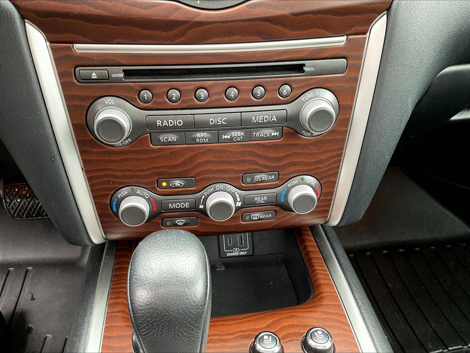 Used 2020 Nissan Pathfinder Platinum AWD/4WD image 15