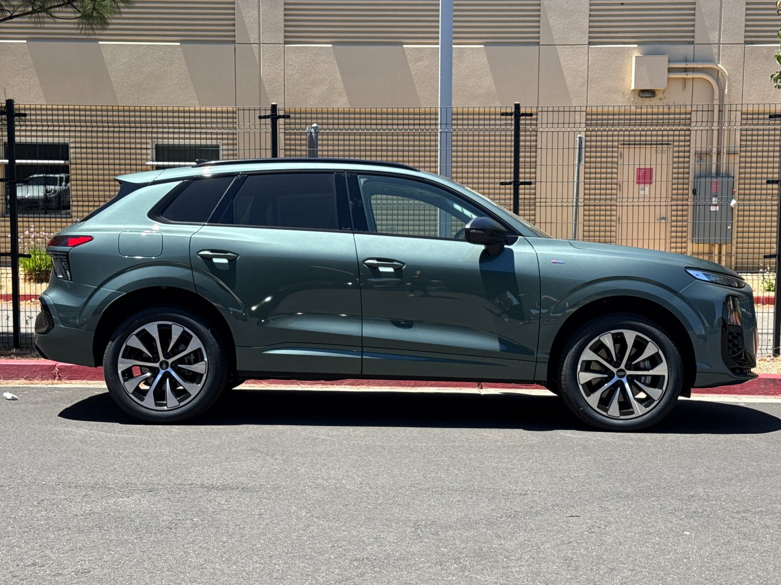 New 2026 Audi Q3 quattro 2.0T AWD/4WD image 7