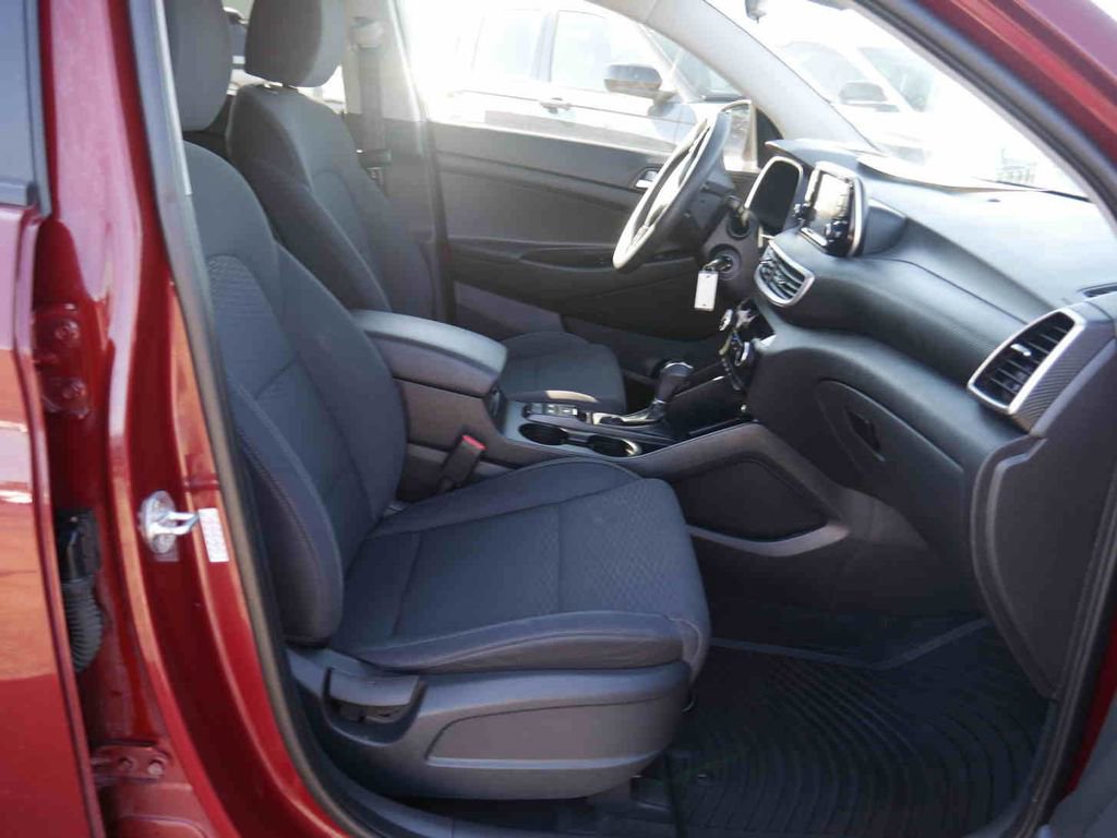 Used 2020 Hyundai Tucson SE w/ Winter Weather Package image 25