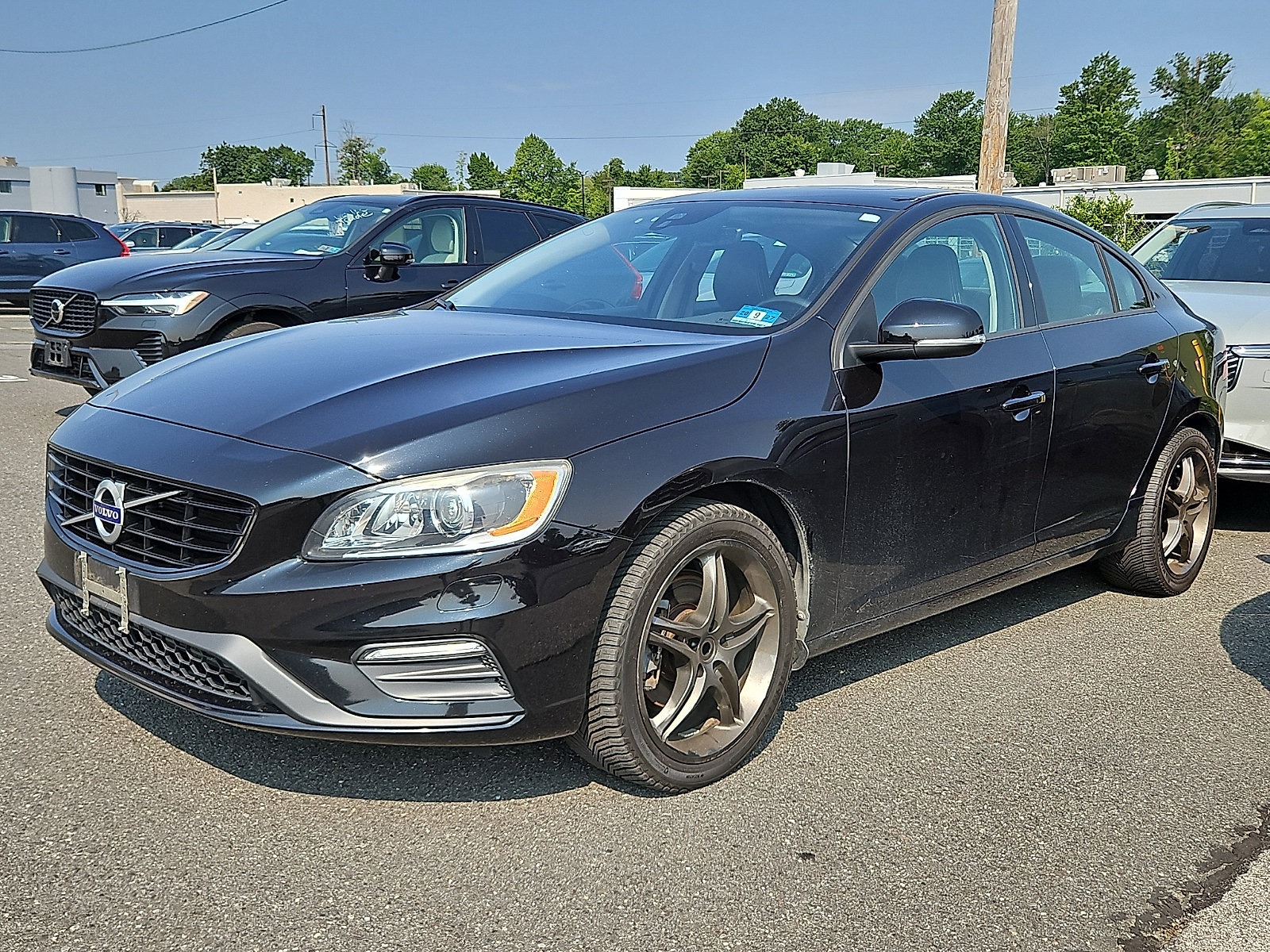 Used 2018 Volvo S60 T5 Dynamic w/ Vision Package FWD image 3