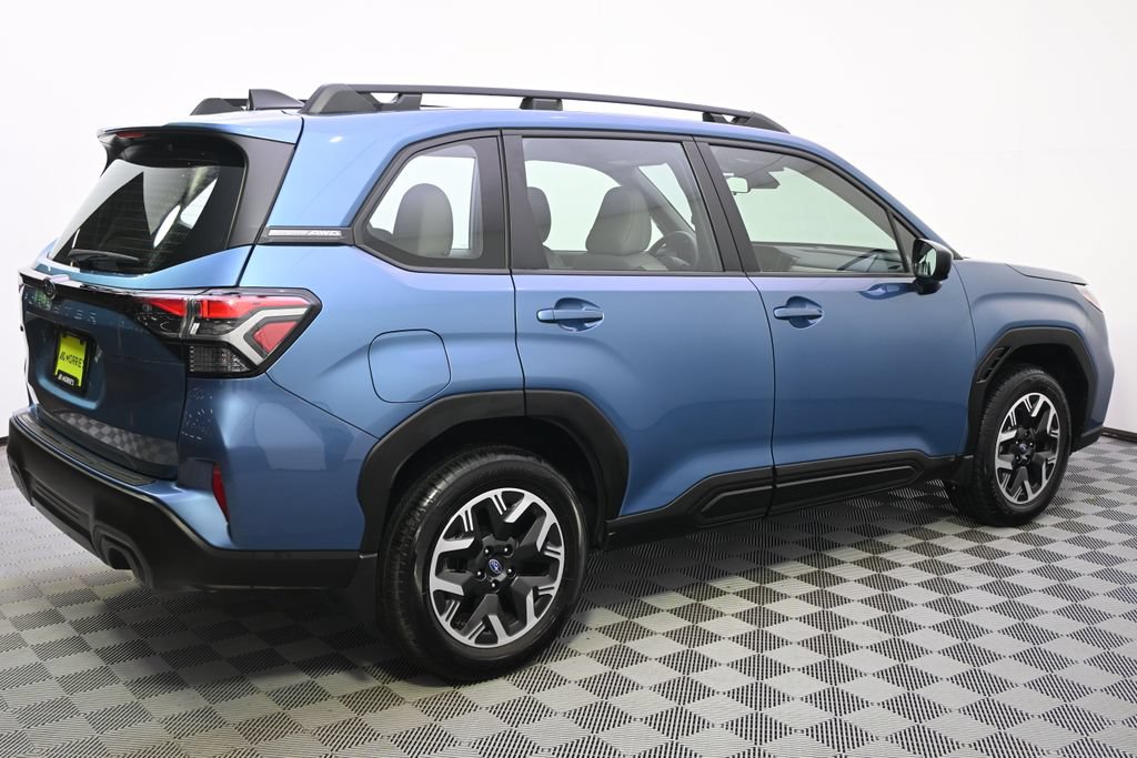 Used 2025 Subaru Forester AWD/4WD image 7