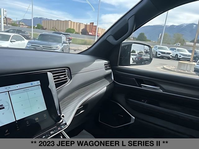 Used 2023 Jeep Wagoneer L Series II AWD/4WD image 35