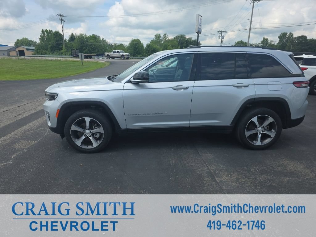 Used 2023 Jeep Grand Cherokee Limited AWD/4WD image 3