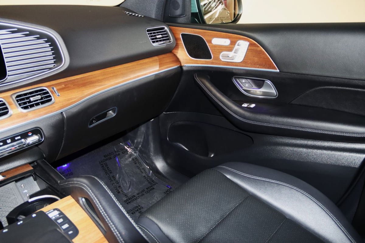 Used 2025 Mercedes-Benz GLE 350 4MATIC w/ Winter Package image 58
