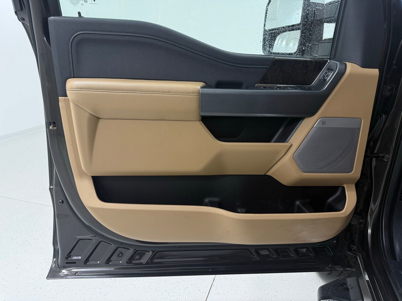 Used 2025 Ford F350 Lariat w/ Chrome Package image 9