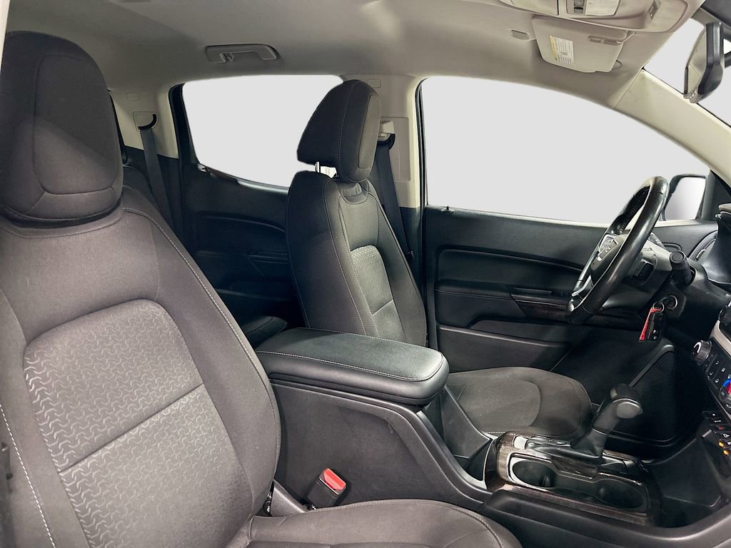 Used 2020 GMC Canyon SLE w/ Driver Alert Package image 25