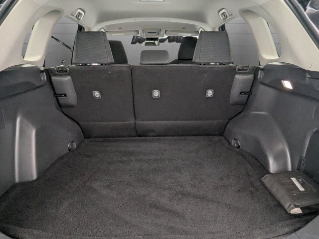 Used 2024 Toyota RAV4 LE FWD image 32