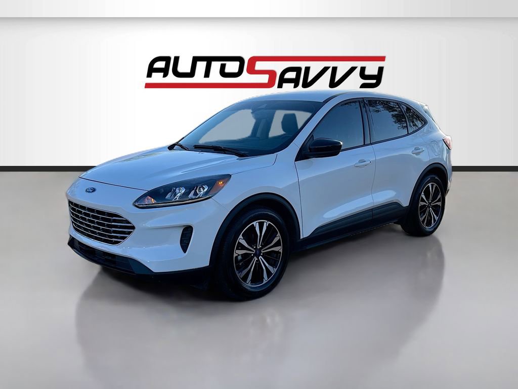 Used 2022 Ford Escape SE w/ SE Sport Appearance Package FWD image 3