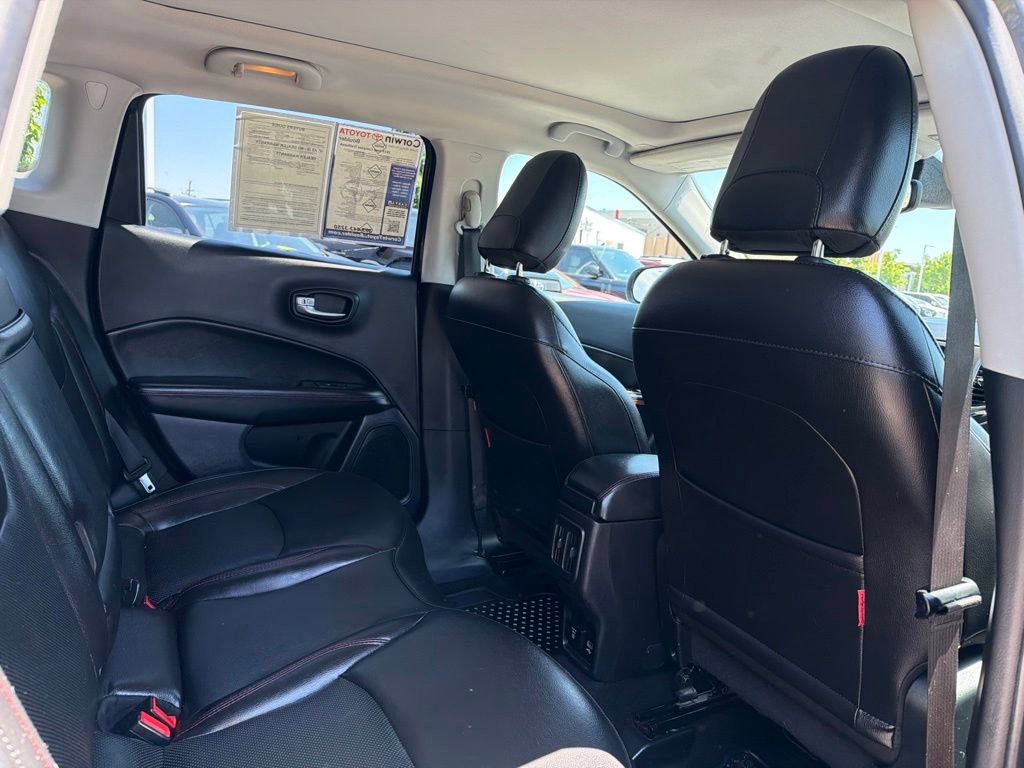 Used 2019 Jeep Compass Trailhawk w/ Leather Interior Group AWD/4WD image 14