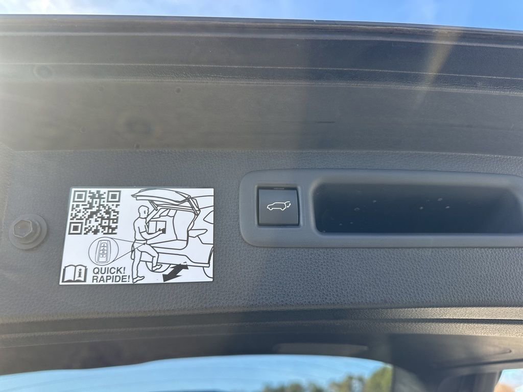 Used 2023 Toyota Highlander Limited image 32