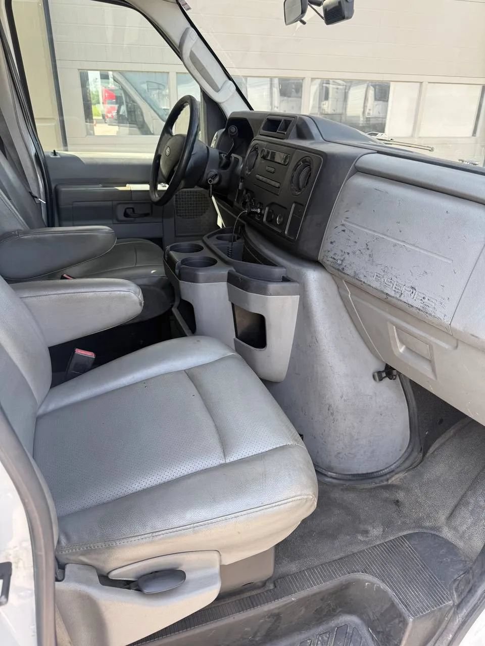 Used 2009 Ford E-250 and Econoline 250 RWD image 12