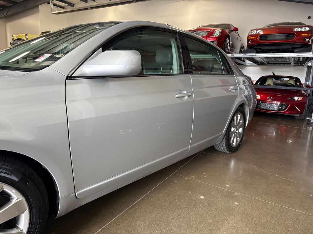 Used 2006 Toyota Avalon XLS image 37