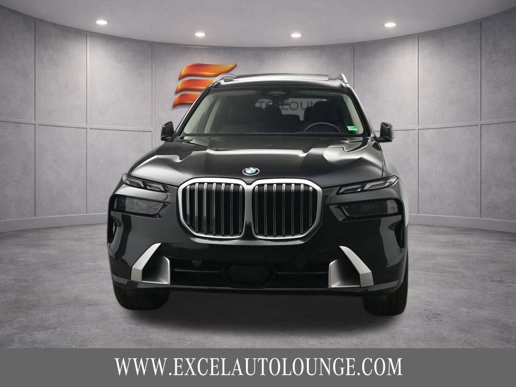 Used 2024 BMW X7 xDrive40i w/ Premium Package AWD/4WD image 12
