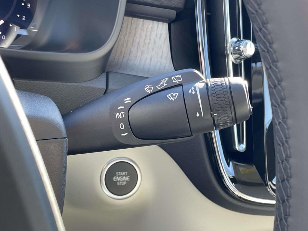 New 2026 Volvo XC40 B4 Plus w/ Protection Package Premier FWD image 13