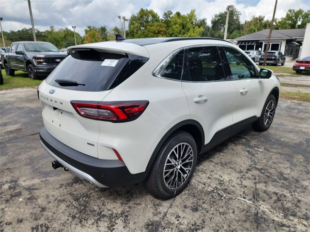 New 2026 Ford Escape SE w/ PHEV Premium Package FWD image 3