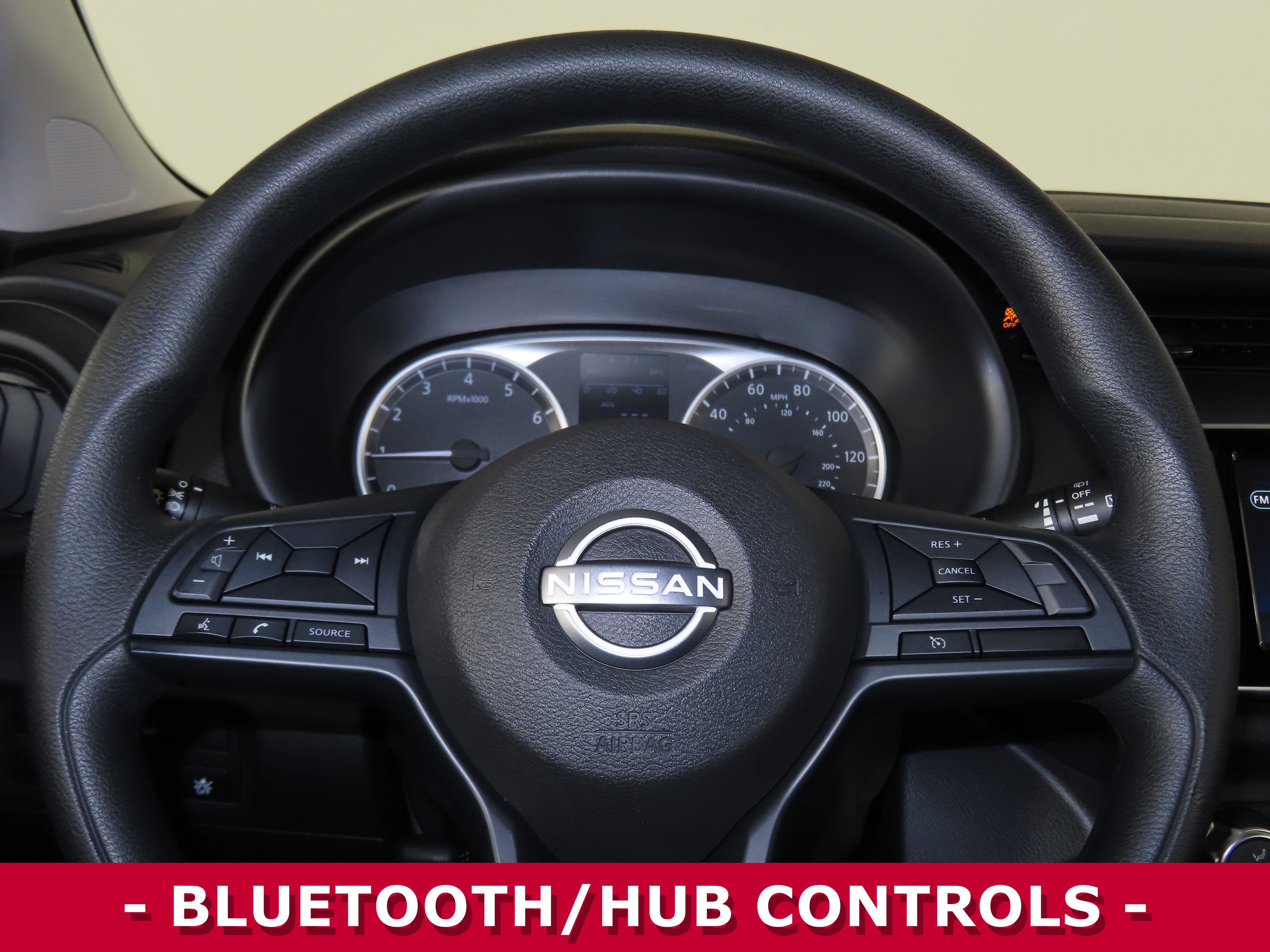 Certified 2025 Nissan Kicks Play S image 19