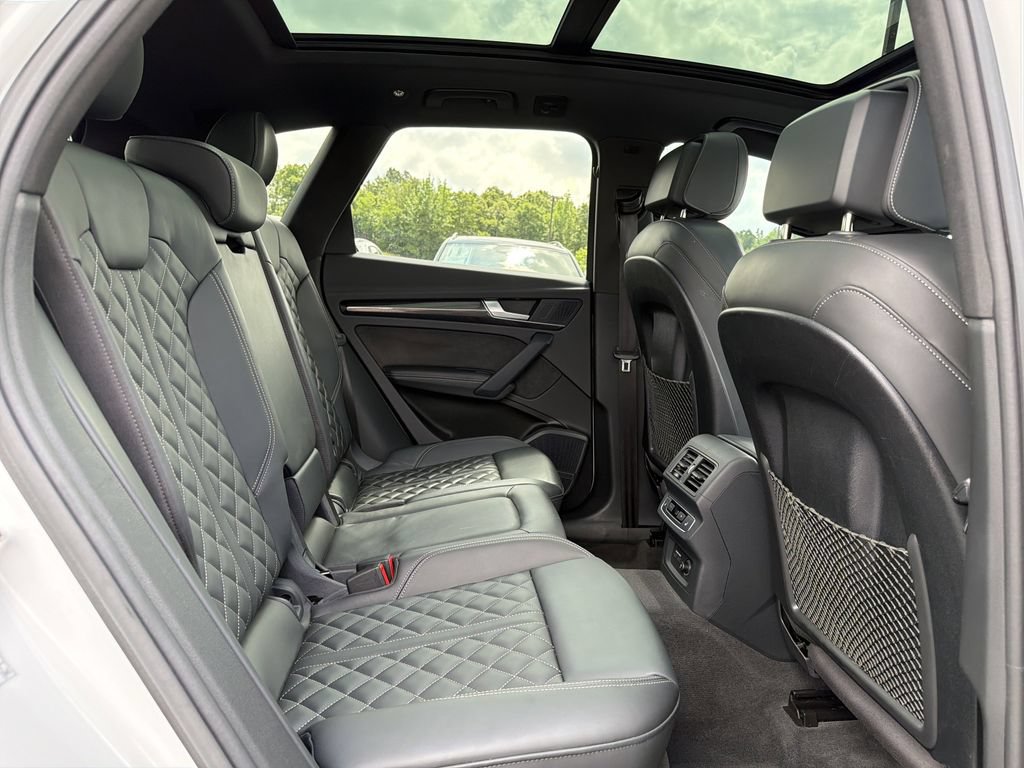 Used 2023 Audi SQ5 Prestige AWD/4WD image 16