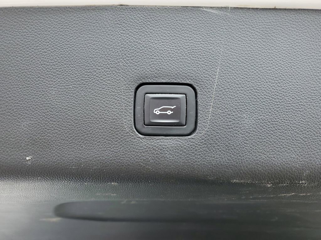 Used 2020 Chevrolet Traverse LT w/ LPO, Floor Liner Package AWD/4WD image 30