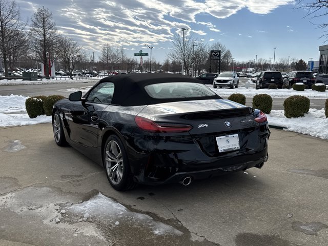 Certified 2025 BMW Z4 sDrive30i image 3