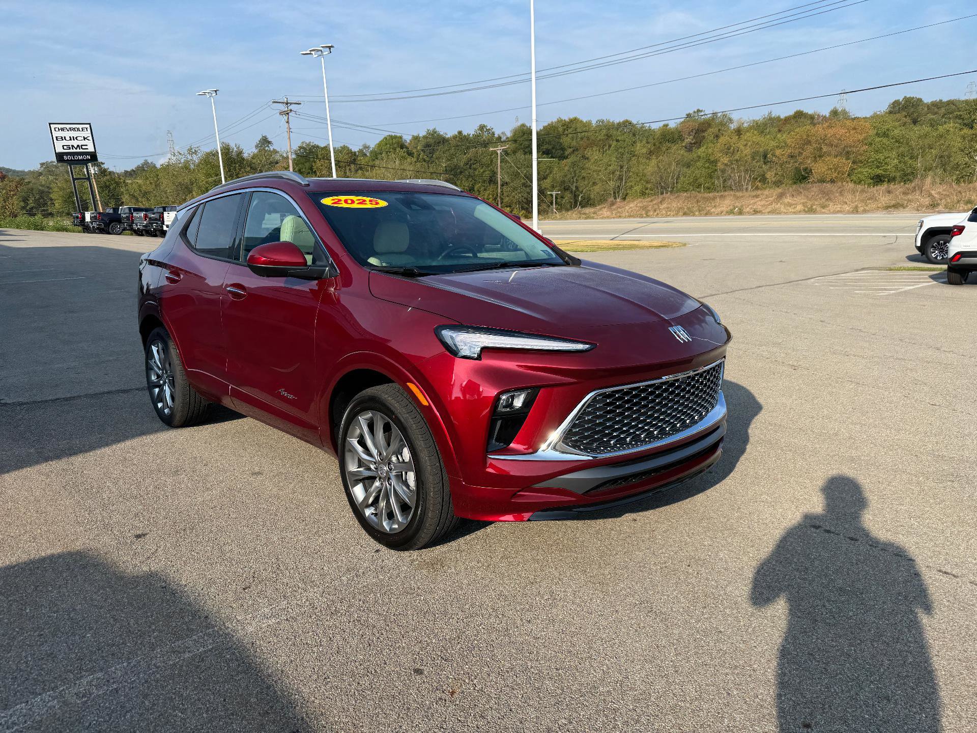 Used 2025 Buick Encore GX Avenir w/ Avenir Technology Package image 7