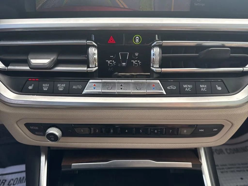 Used 2021 BMW 330i xDrive Sedan AWD/4WD image 23